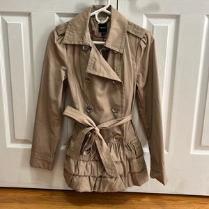 Express belted, ruffle bottom trench coat